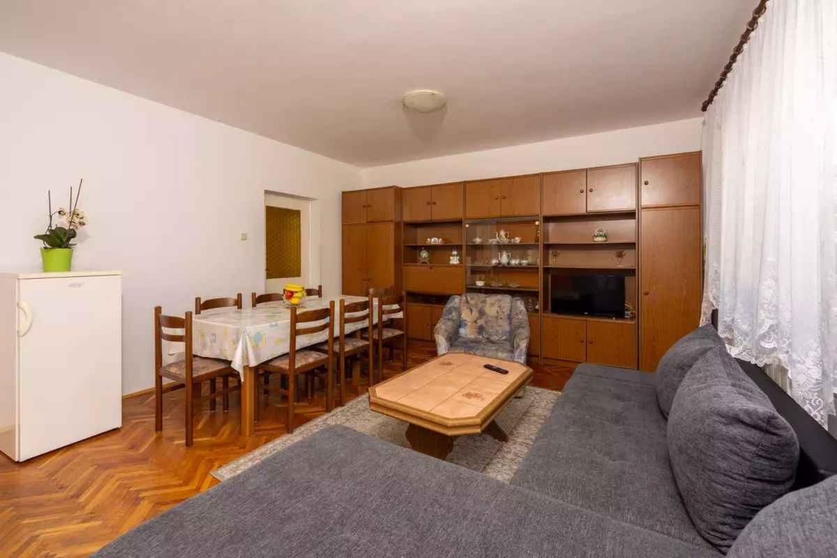 Four-Bedroom Apartment In Crikvenica II 外观 照片