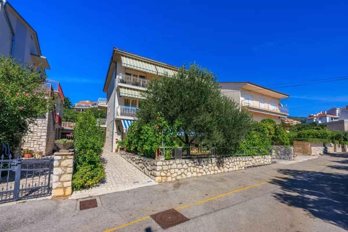 Four-Bedroom Apartment In Crikvenica II 外观 照片