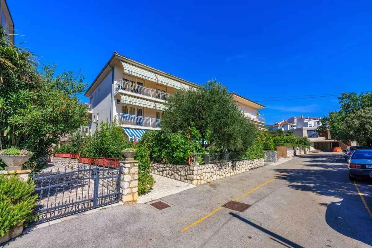 Four-Bedroom Apartment In Crikvenica II 外观 照片